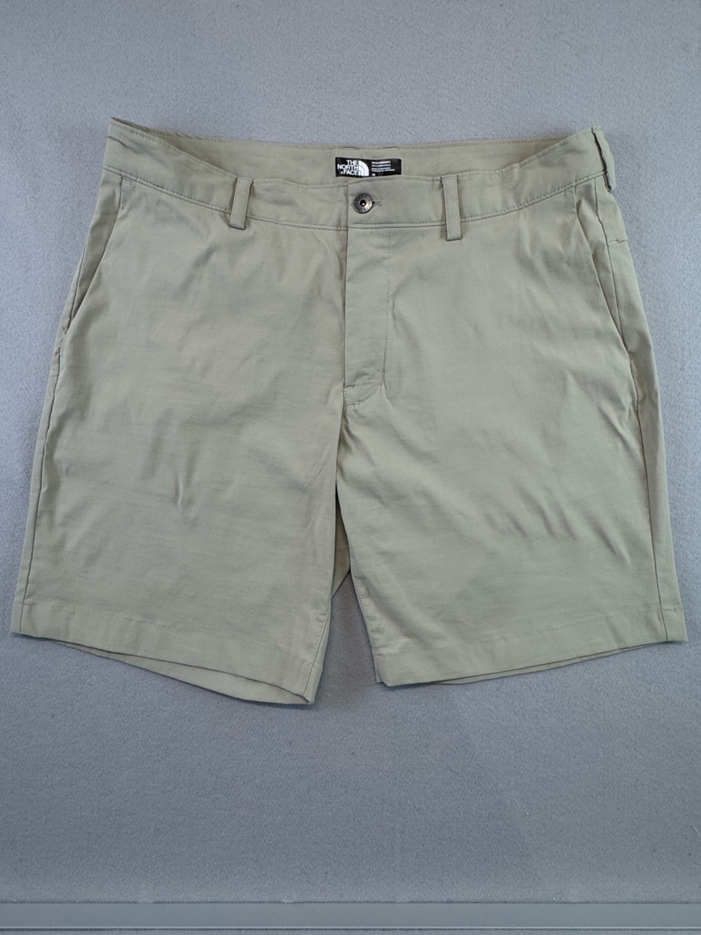 The North Face Men’s Flat Front Shorts, Khaki,‎ 38